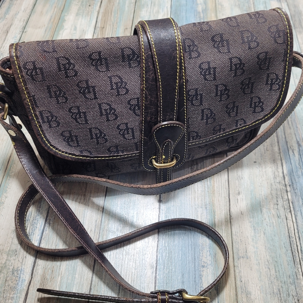 Dooney & Bourke  Flap Crossbody Purse. - Picture 14 of 16